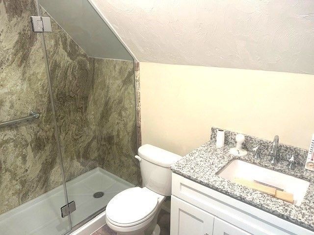 871 Pleasant St, Leominster, MA 01453