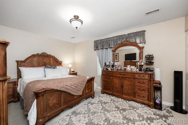 2058 Celebration Park Circle, Belleville, IL 62220