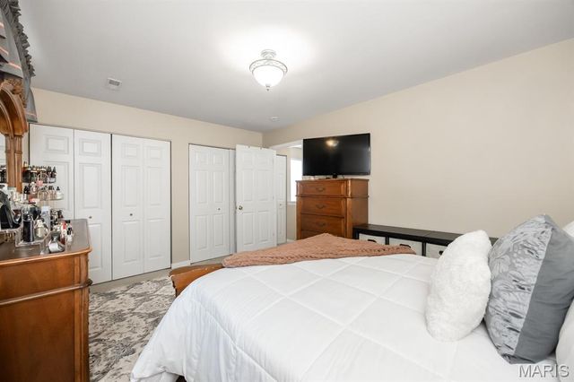 2058 Celebration Park Circle, Belleville, IL 62220