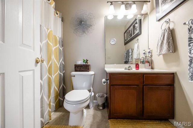 2058 Celebration Park Circle, Belleville, IL 62220