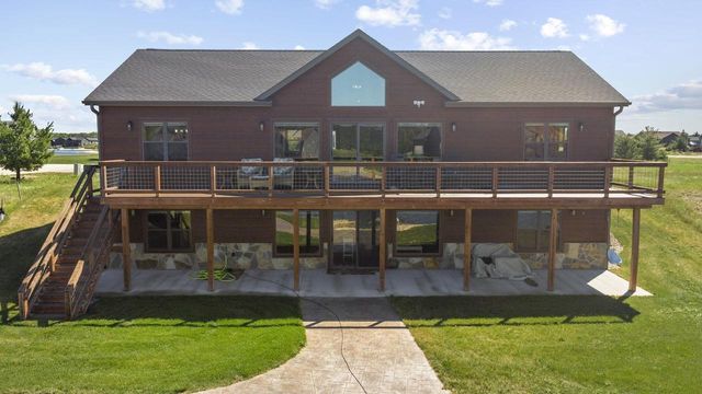 N8605 N Log Cabin Court, New Lisbon, WI 53950
