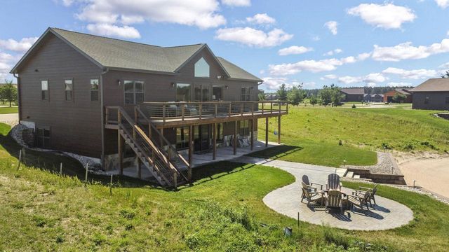 N8605 N Log Cabin Court, New Lisbon, WI 53950
