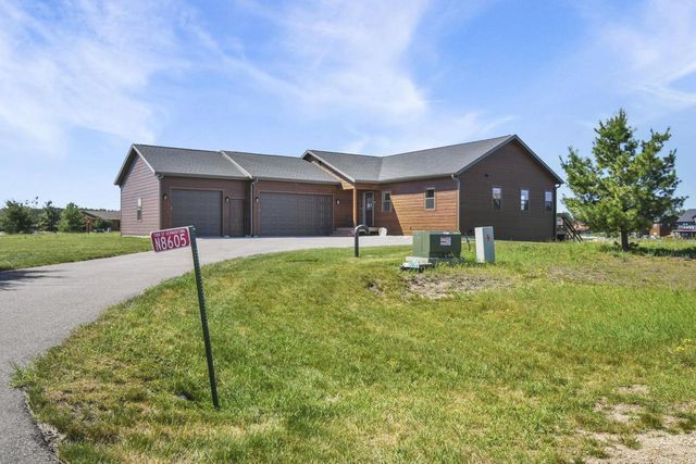 N8605 N Log Cabin Court, New Lisbon, WI 53950
