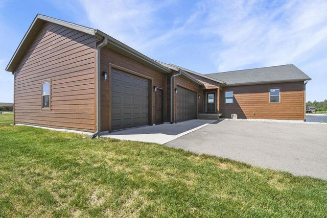 N8605 N Log Cabin Court, New Lisbon, WI 53950