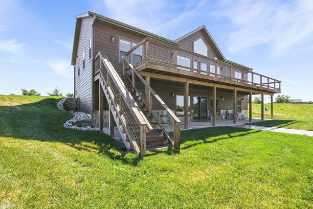 N8605 N Log Cabin Court, New Lisbon, WI 53950
