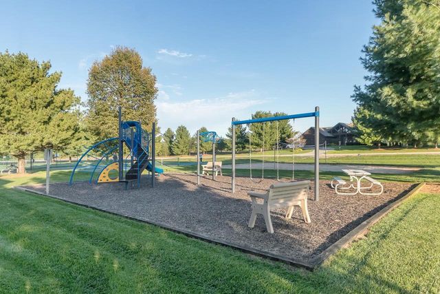 N8605 N Log Cabin Court, New Lisbon, WI 53950