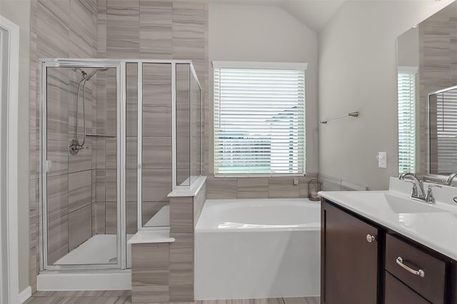 8406 Hunters Cliff Drive, Baytown, TX 77521