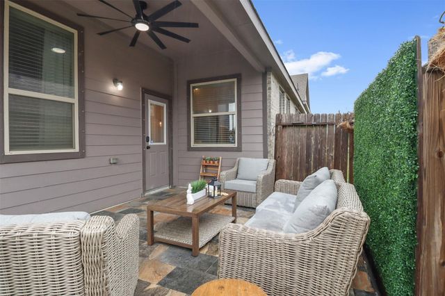 8406 Hunters Cliff Drive, Baytown, TX 77521