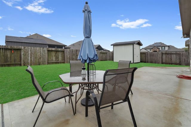8406 Hunters Cliff Drive, Baytown, TX 77521