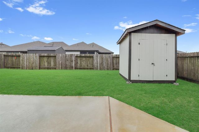 8406 Hunters Cliff Drive, Baytown, TX 77521