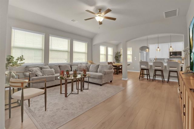 8406 Hunters Cliff Drive, Baytown, TX 77521