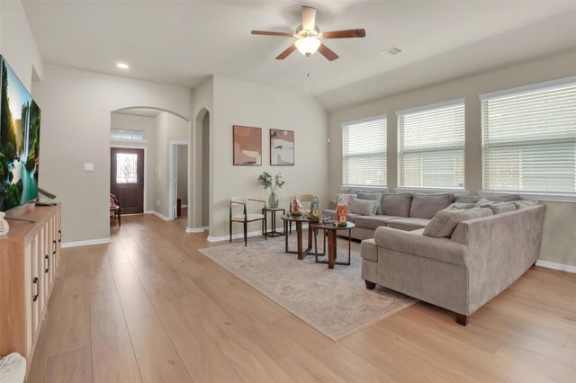 8406 Hunters Cliff Drive, Baytown, TX 77521