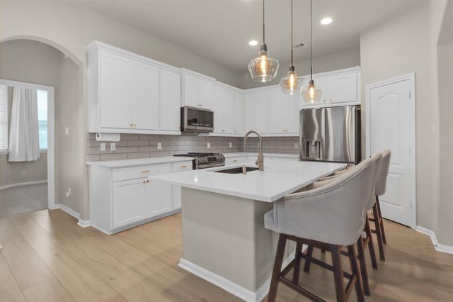 8406 Hunters Cliff Drive, Baytown, TX 77521