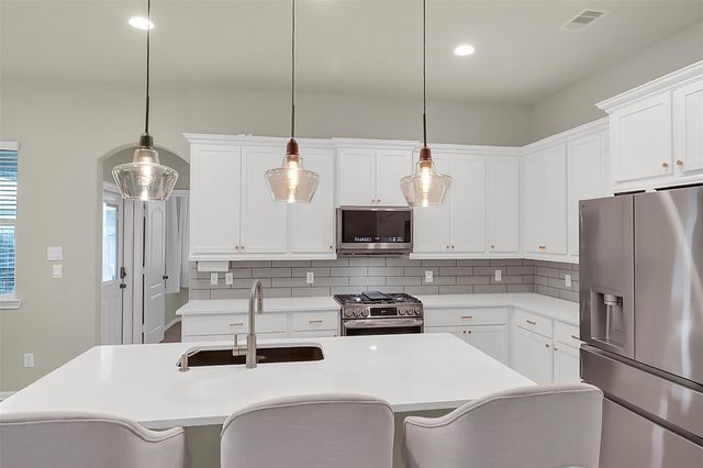 8406 Hunters Cliff Drive, Baytown, TX 77521