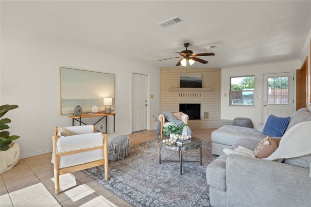 790 W Jefferson Street, Van Alstyne, TX 75495