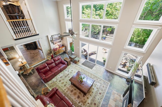 280 Pine Valley Road, Berea, KY 40403