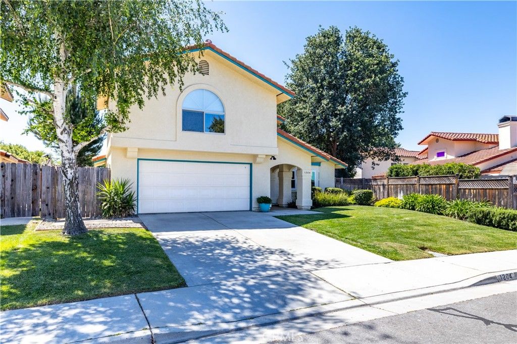Image 2 of property listing at 1204 Sunrise Court, Paso Robles, CA 93446