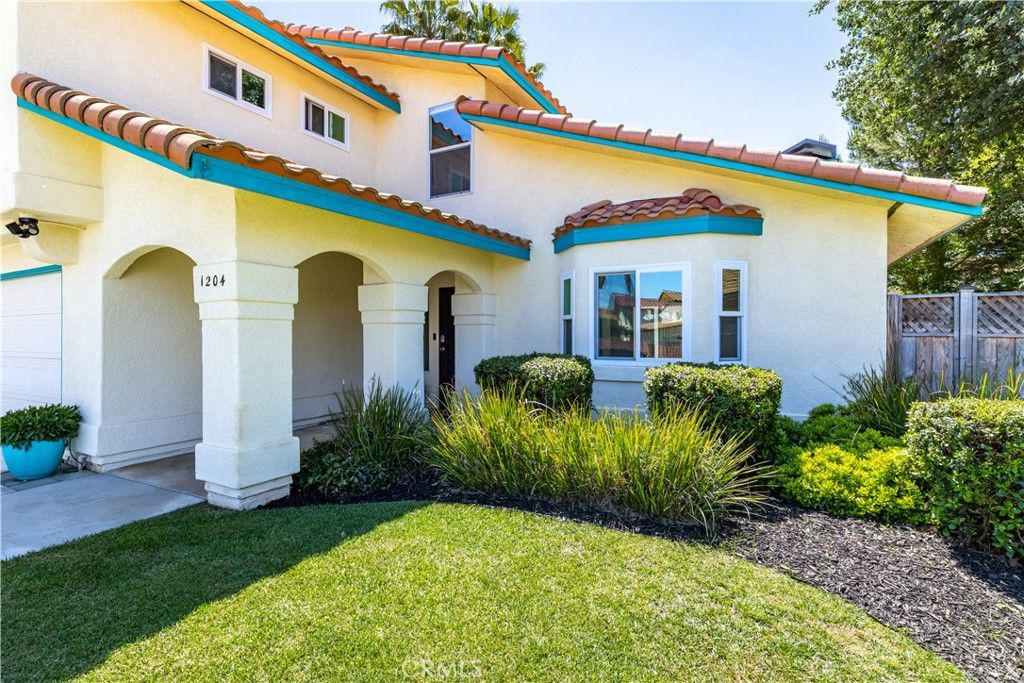 Image 5 of property listing at 1204 Sunrise Court, Paso Robles, CA 93446