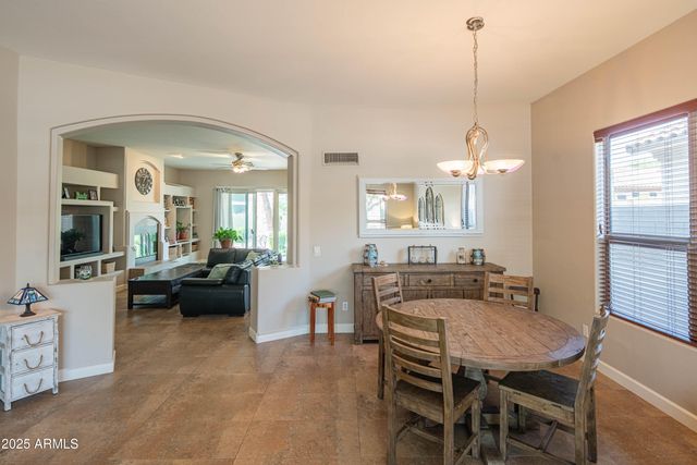 4374 E LARIAT Lane, Phoenix, AZ 85050