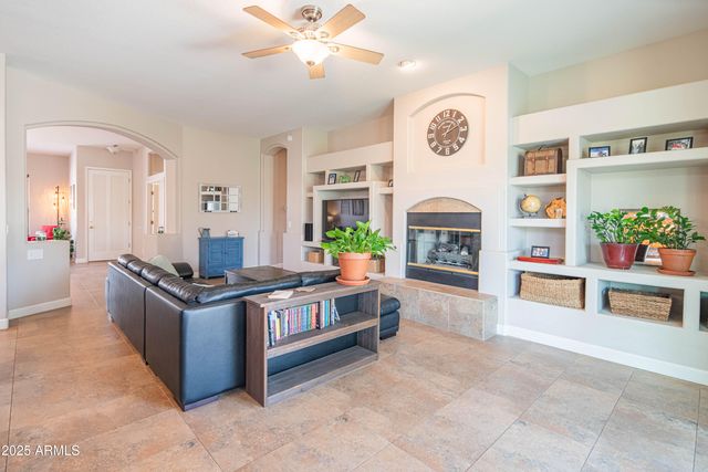 4374 E LARIAT Lane, Phoenix, AZ 85050