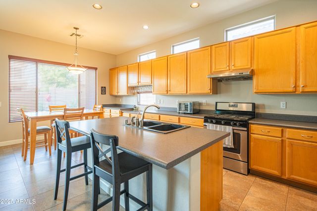 4374 E LARIAT Lane, Phoenix, AZ 85050
