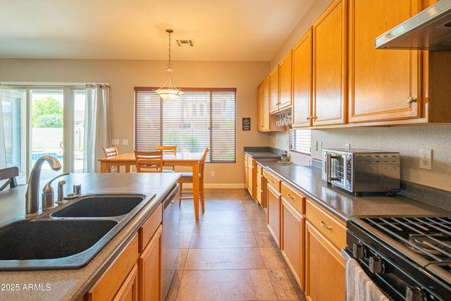 4374 E LARIAT Lane, Phoenix, AZ 85050