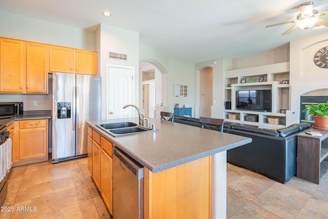 4374 E LARIAT Lane, Phoenix, AZ 85050