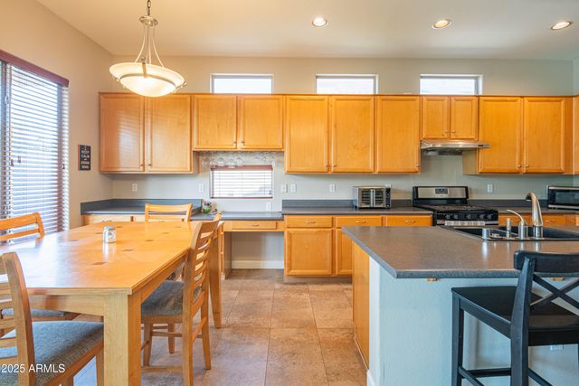 4374 E LARIAT Lane, Phoenix, AZ 85050