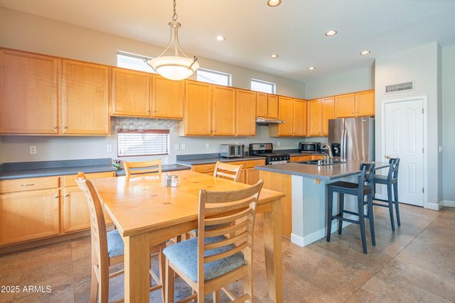 4374 E LARIAT Lane, Phoenix, AZ 85050