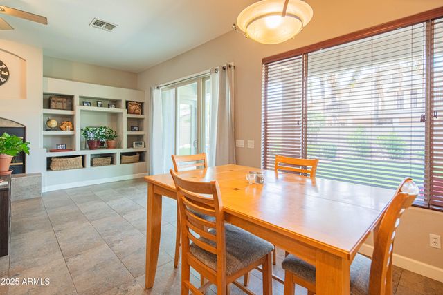 4374 E LARIAT Lane, Phoenix, AZ 85050