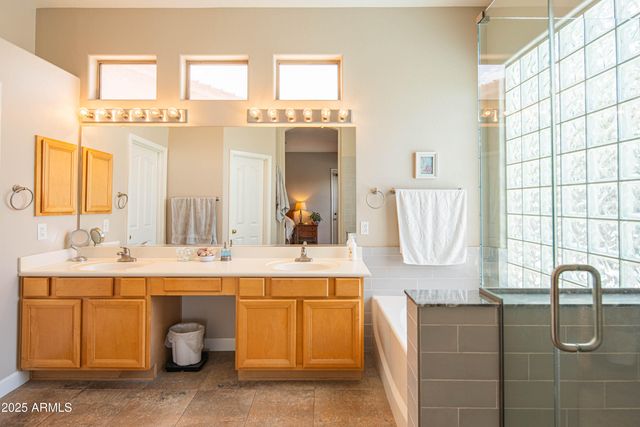 4374 E LARIAT Lane, Phoenix, AZ 85050