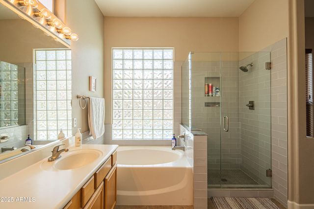 4374 E LARIAT Lane, Phoenix, AZ 85050