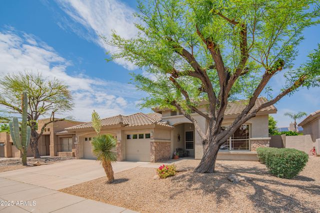 4374 E LARIAT Lane, Phoenix, AZ 85050
