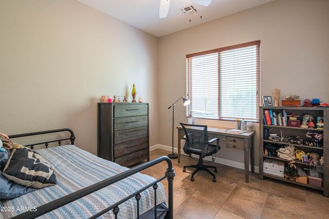4374 E LARIAT Lane, Phoenix, AZ 85050