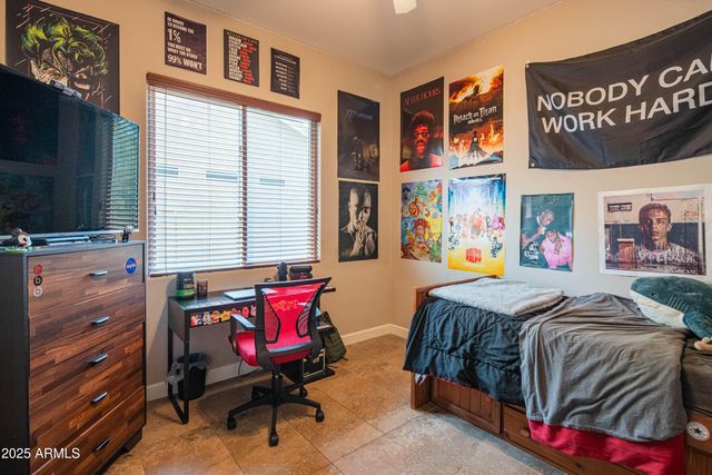 4374 E LARIAT Lane, Phoenix, AZ 85050