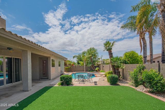 4374 E LARIAT Lane, Phoenix, AZ 85050