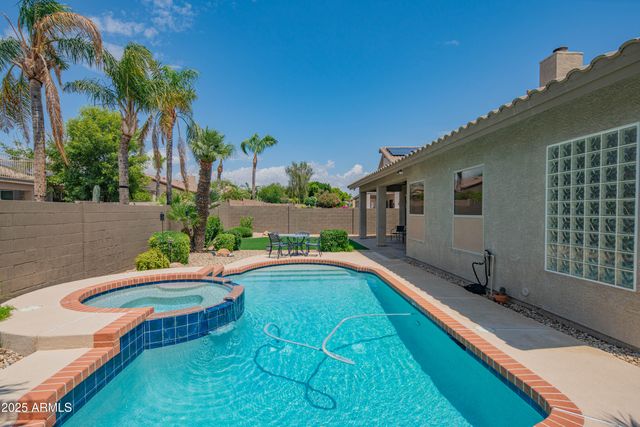 4374 E LARIAT Lane, Phoenix, AZ 85050