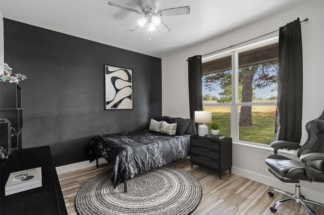 1880 E Highway 21, Paige, TX 78659