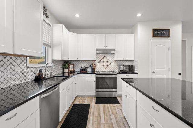 1880 E Highway 21, Paige, TX 78659