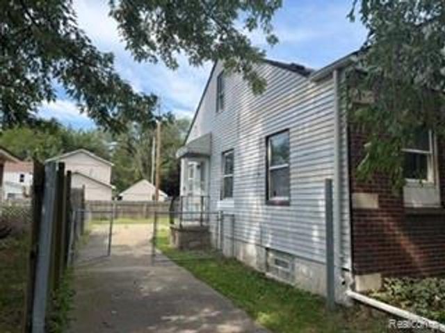 7588 Pelham Road, Taylor, MI 48180