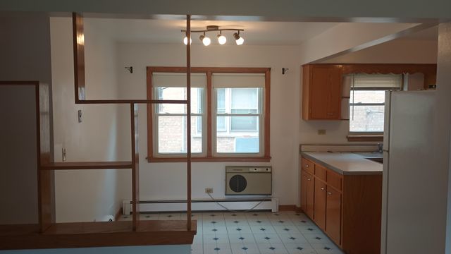 8902 N Wisner Street 1W, Niles, IL 60714