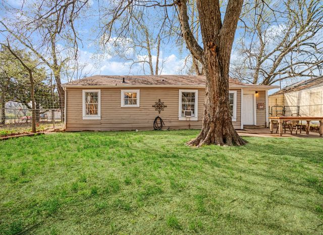 1115 SE 13th Street, Paris, TX 75460