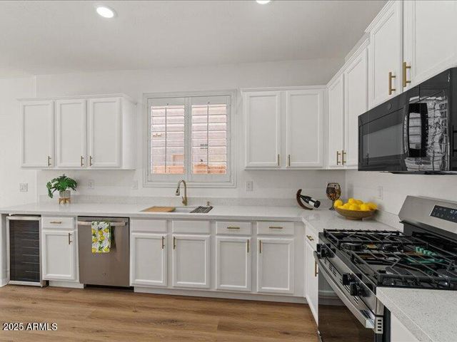 271 W ROADRUNNER Drive, Chandler, AZ 85286