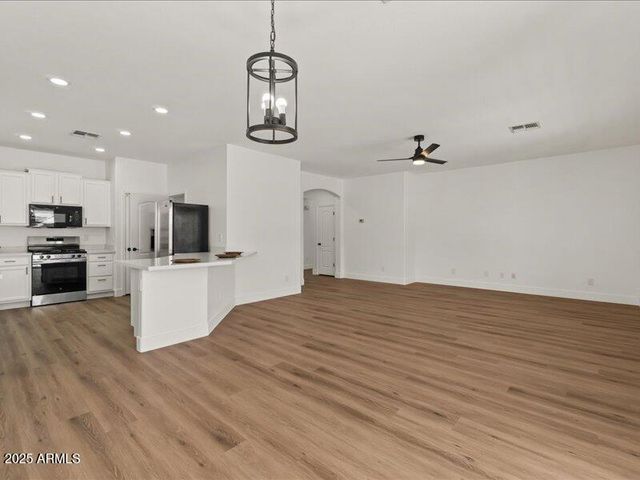 271 W ROADRUNNER Drive, Chandler, AZ 85286