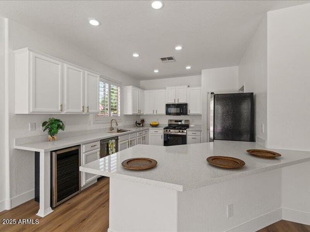 271 W ROADRUNNER Drive, Chandler, AZ 85286