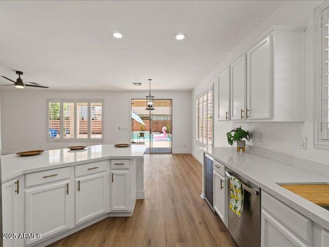 271 W ROADRUNNER Drive, Chandler, AZ 85286