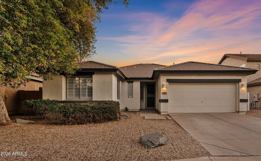 271 W ROADRUNNER Drive, Chandler, AZ 85286