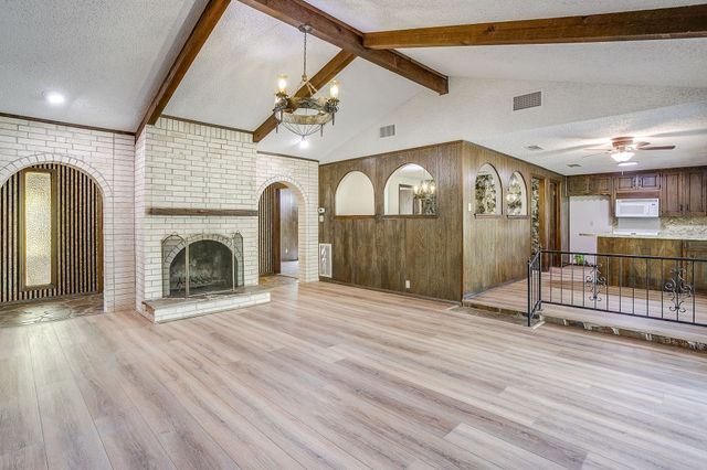 1417 Tarver Road, Burleson, TX 76028