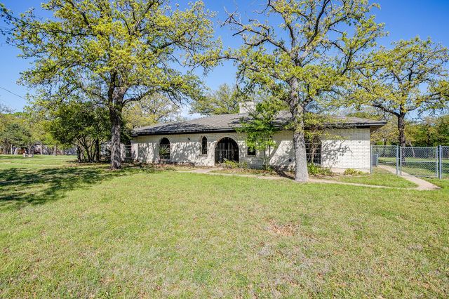 1417 Tarver Road, Burleson, TX 76028