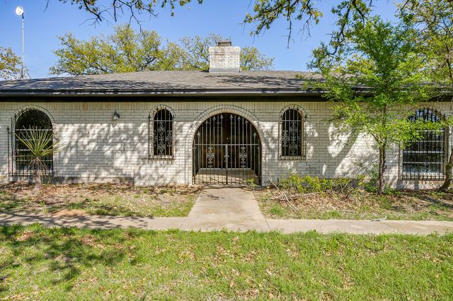 1417 Tarver Road, Burleson, TX 76028
